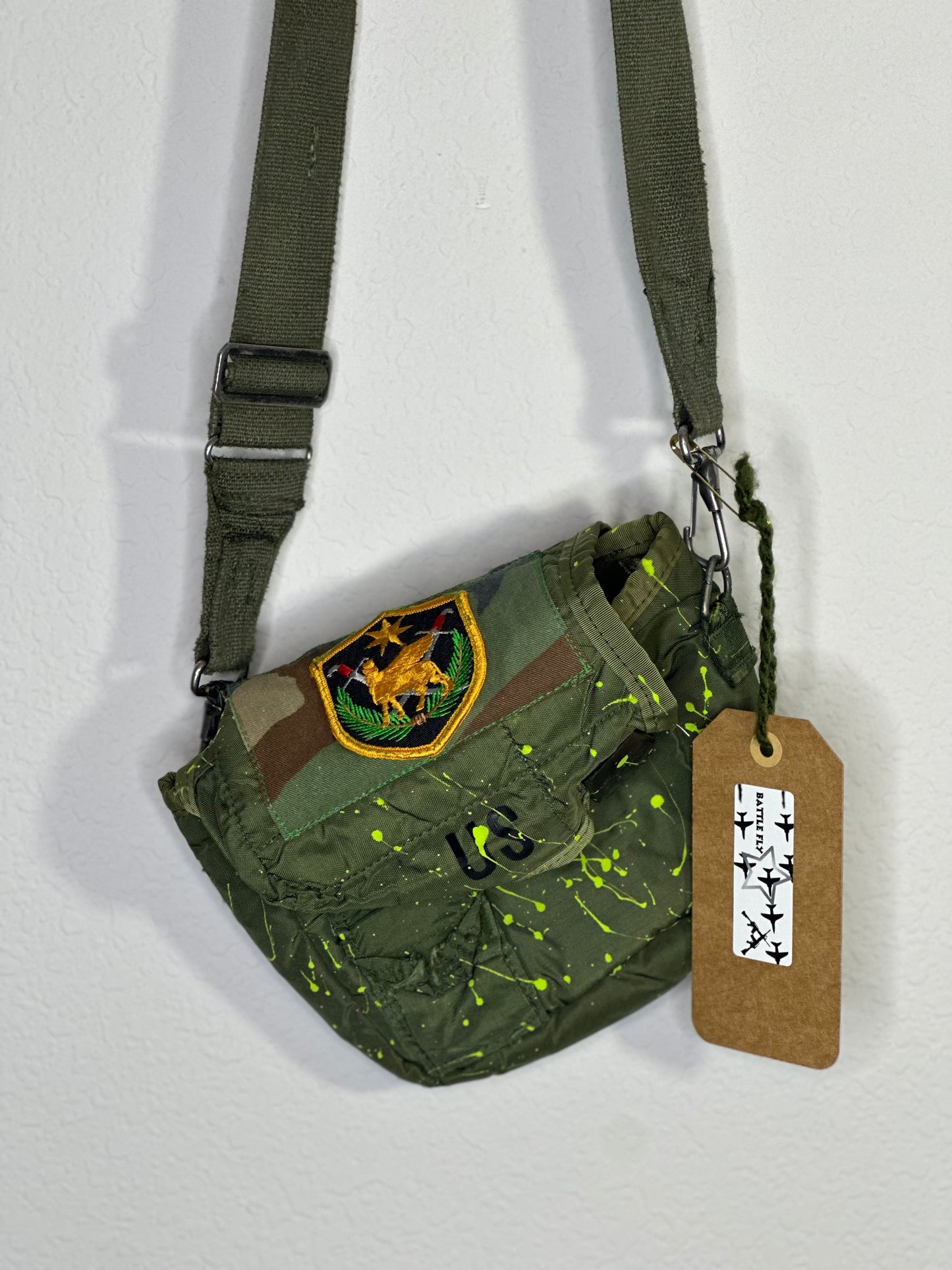 BATTLE FLY POUCH BAG